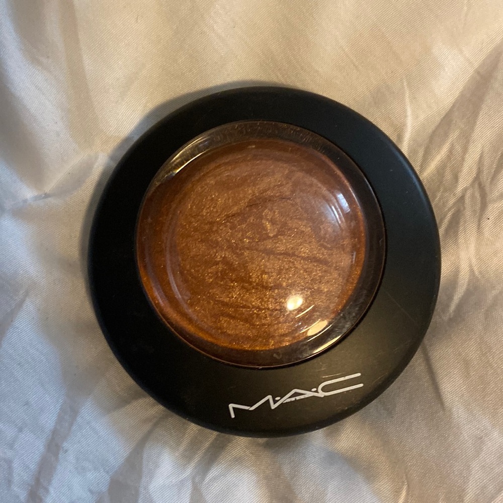 MAC GOLD DEPOSIT